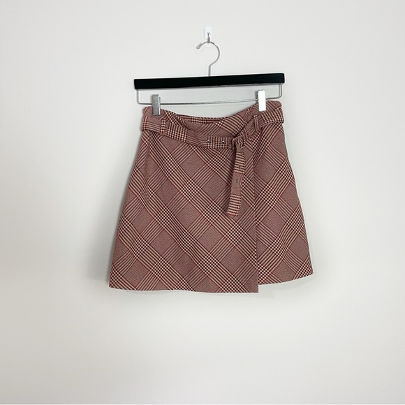 H&M Dresses & Skirts - [H&M[ Red & Tan Houndstooth Print Academic Belted Faux Wrap Mini Skirt